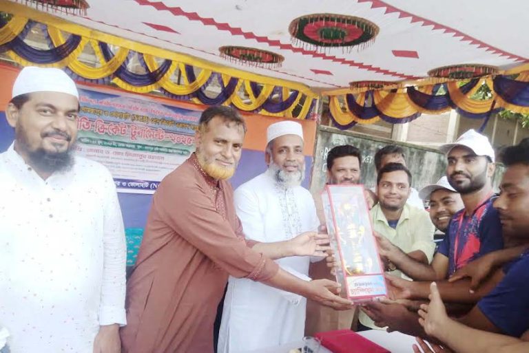 রহনপুরে সাংবাদিকদের প্রীতি ক্রিকেট ম্যাচ