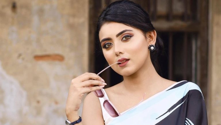 এক সিনেমাতে সাতটি চরিত্রে ইধিকা