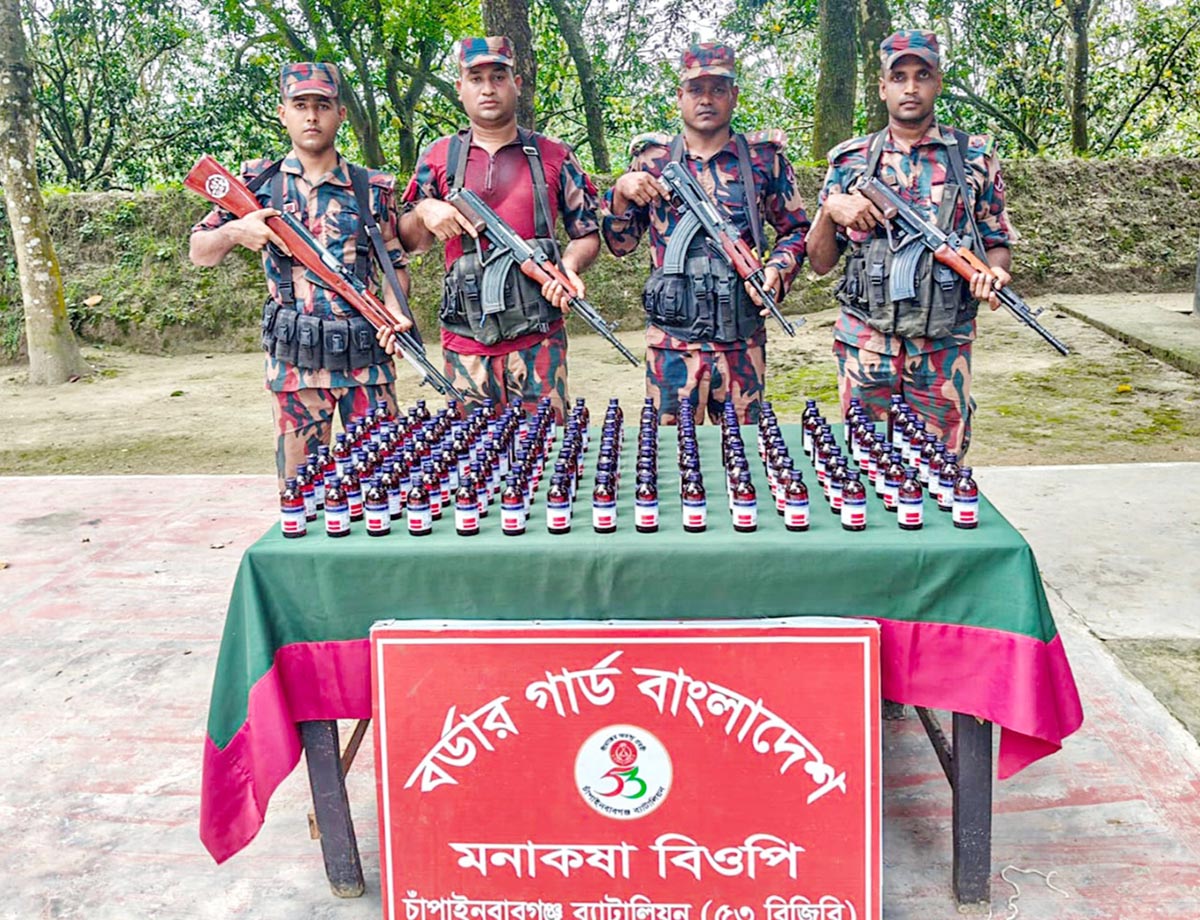 শিবগঞ্জে এস্কাফ  সিরাপ জব্দ বিজিবির