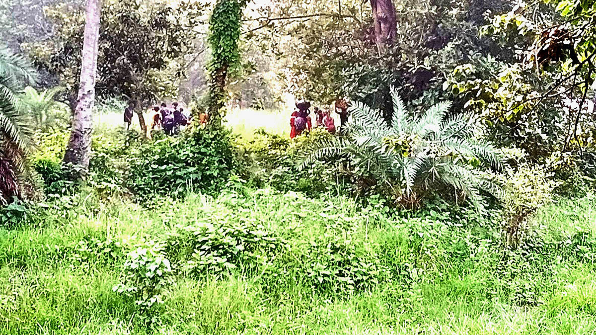 গোমস্তাপুর সীমান্তের শূন্যলাইনেই রাত কেটেছে ২৮ জনের