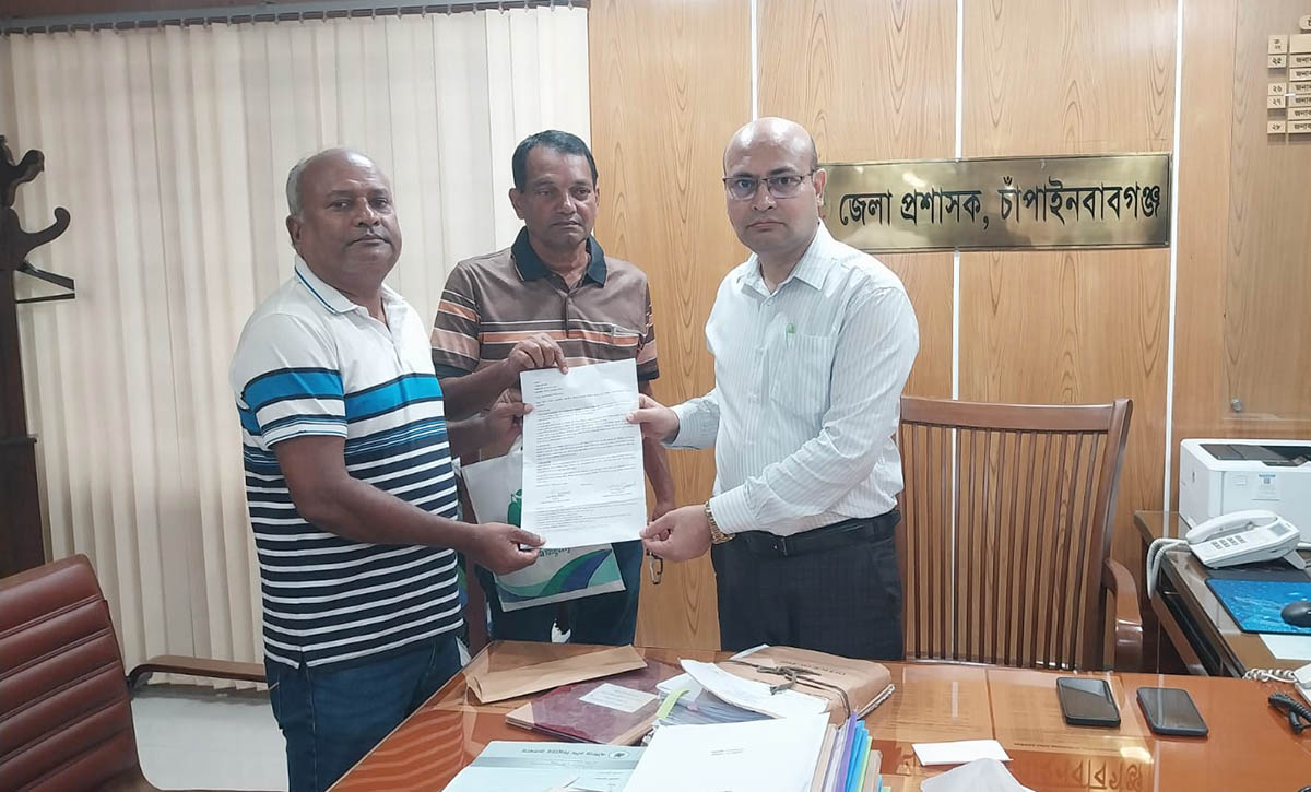 নির্মাণ সামগ্রীর মূল্য বৃদ্ধি : সিডিউল রেট বাড়ানোর দাবিতে ঠিকাদার সমিতির স্মারকলিপি