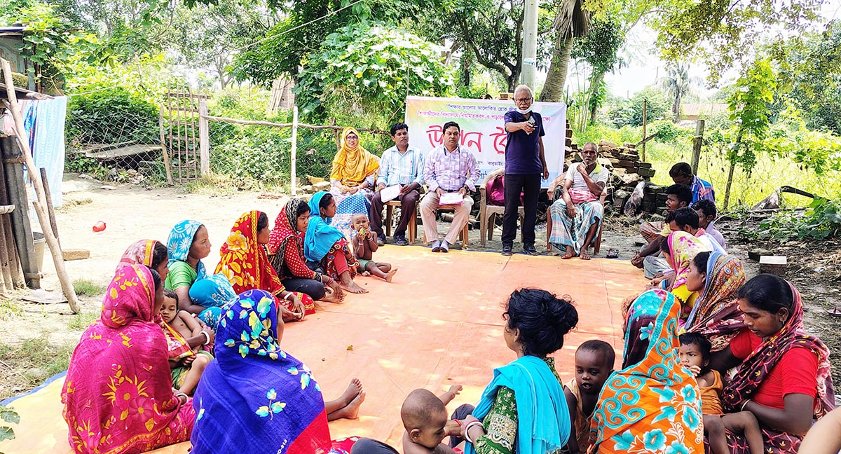 বাবুডাইং আলোর পাঠশালায়  শিক্ষার মানোন্নয়নের  লক্ষে উঠান বৈঠক