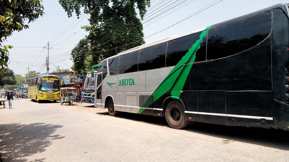 ২৪ ঘণ্টা পর আবার শুরু দূরপাল্লার বাস চলাচল