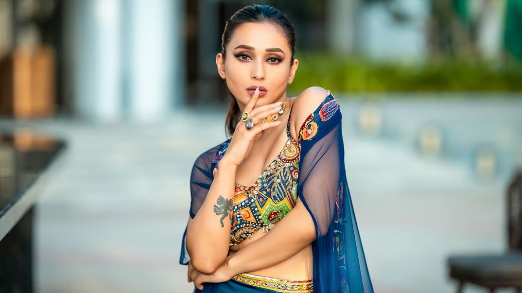 বিয়ের পিঁড়িতে বসছেন মিমি চক্রবর্তী
