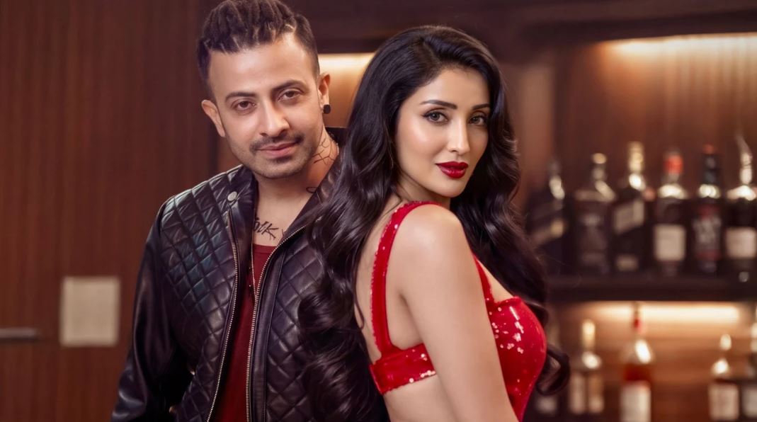 এবার ঘরে বসেই দেখা যাবে শাকিবের ‘রকস্টার’